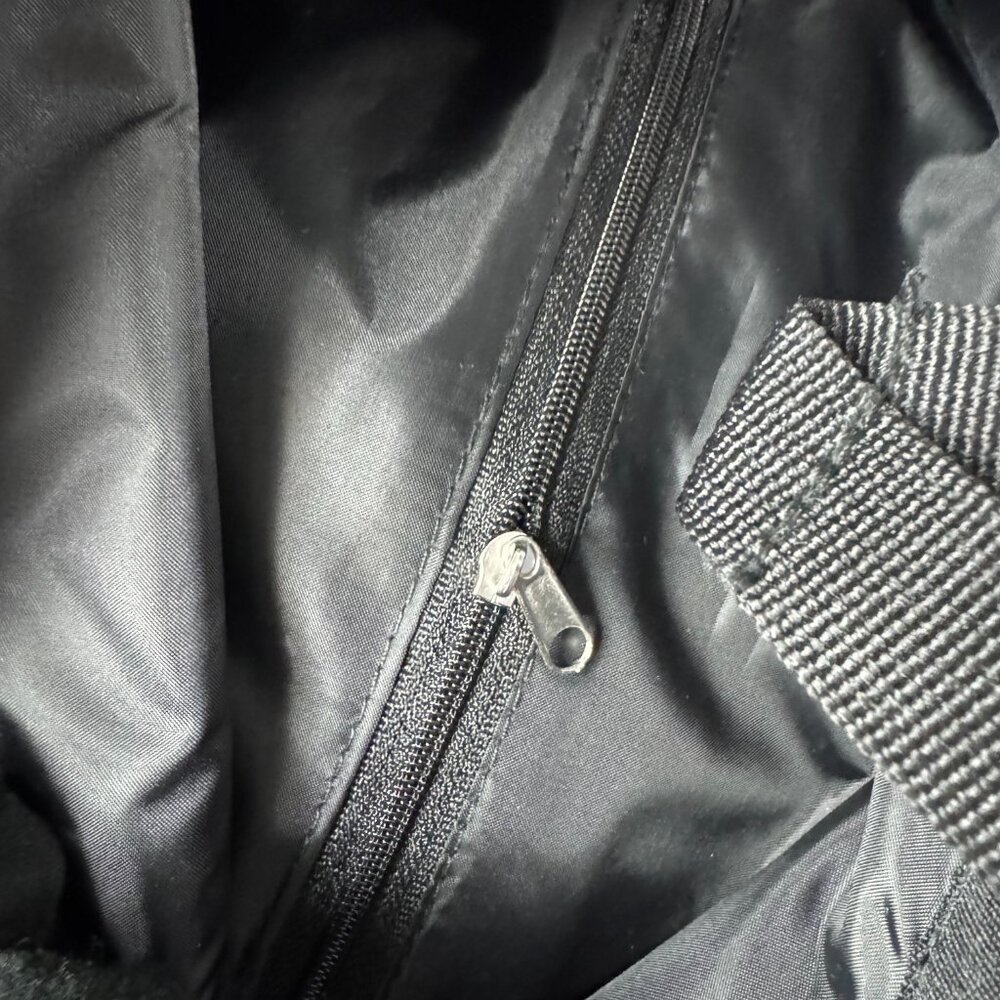 NWOT On Running The Ambassador Tote Backpack. Black - Picture 10 of 12